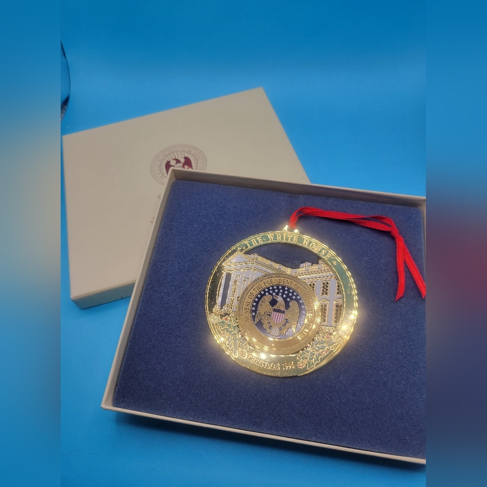1996 White House Collectible Christmas Ornament